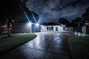 11319 Olympia Dr, Houston, TX 77077 - Photo 2