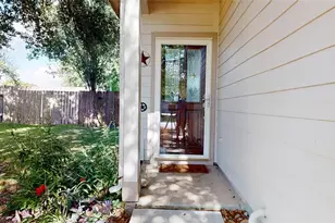 213 Drake Run Ln, Dickinson, TX 77539 - Photo 4