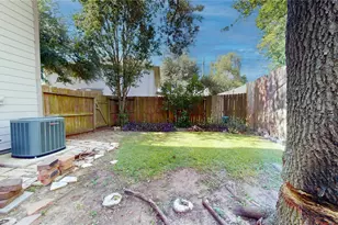 213 Drake Run Ln, Dickinson, TX 77539 - Photo 24