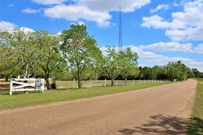 1061 Dee Allen Road, Columbus, TX 78934 - Photo 2