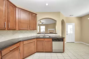 704 Harvard Pointe Dr, League City, TX 77573 - Photo 10