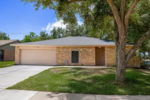 6221 Silver Leaf Dr, League City, TX 77573 - Photo 2