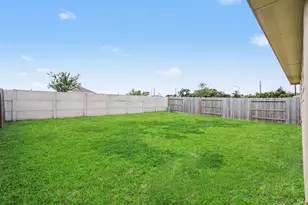 4110 Holland Vw Ln, Baytown, TX 77521 - Photo 18