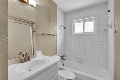 253 N Shanks Street, Clute, TX 77531 - Photo 16