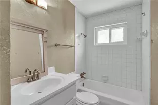 253 N Shanks St, Clute, TX 77531 - Photo 16