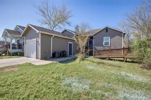 2016 Ave H, Dickinson, TX 77539 - Photo 2