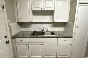 7339 Eisenhower Rd, Houston, TX 77033 - Photo 8