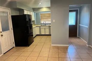 11730 Alamo Dr, La Porte, TX 77571 - Photo 6