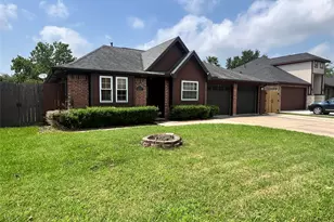 11730 Alamo Dr, La Porte, TX 77571 - Photo 2