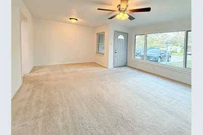 116 Cypress Street, Lake Jackson, TX 77566 - Photo 2
