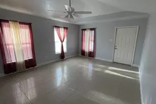 5022 Jewel St, Houston, TX 77026 - Photo 2