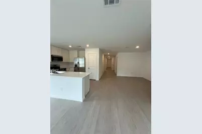 335 Parkin Court, Conroe, TX 77303 - Photo 4
