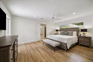 12222 Broken Bough Dr, Houston, TX 77024 - Photo 18