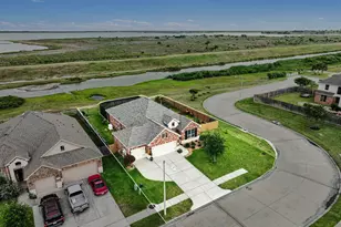 902 White Willow Dr, Texas City, TX 77590 - Photo 2