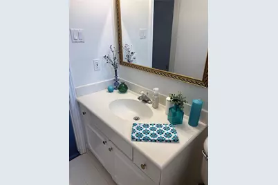 10715 Chevy Chase Drive, Houston, TX 77042 - Photo 16