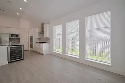 2702 Ballast Green Drive, Texas City, TX 77568 - Photo 10