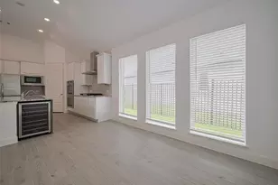 2702 Ballast Grn Dr, Texas City, TX 77568 - Photo 10