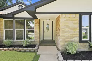 13030 Ellesmere Dr, Houston, TX 77015 - Photo 2