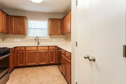 10005 Sterling Place Drive, Conroe, TX 77303 - Photo 8