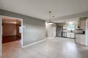 2323 37th Ave N, Texas City, TX 77590 - Photo 12