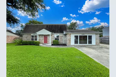 2323 37th Avenue N, Texas City, TX 77590 - Photo 2