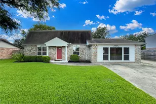 2323 37th Ave N, Texas City, TX 77590 - Photo 2