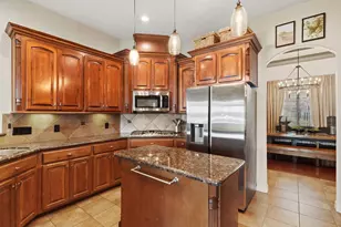 1012 Enchanted Oaks Dr, Angleton, TX 77515 - Photo 20