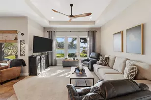 1012 Enchanted Oaks Dr, Angleton, TX 77515 - Photo 2