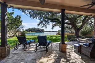 1012 Enchanted Oaks Dr, Angleton, TX 77515 - Photo 4