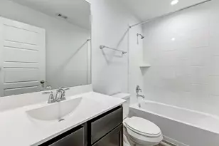 12322 Churchill downs Dr, Houston, TX 77047 - Photo 18
