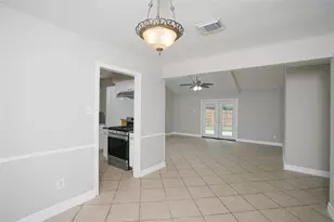 10427 Sagebluff Dr, Houston, TX 77089 - Photo 10