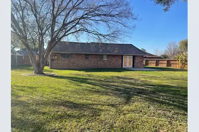 10427 Sagebluff Drive, Houston, TX 77089 - Photo 18
