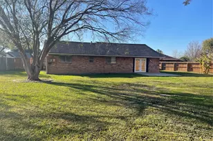 10427 Sagebluff Dr, Houston, TX 77089 - Photo 18