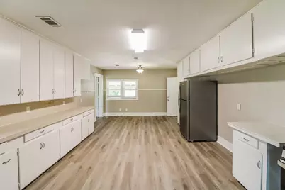 522 12th Avenue N, Texas City, TX 77590 - Photo 6