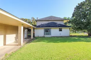 2 Elm Pl, Angleton, TX 77515 - Photo 6
