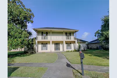 2 Elm Place, Angleton, TX 77515 - Photo 1