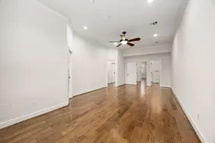 2409 Commonwealth St, Houston, TX 77006 - Photo 12