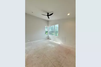 1634 Castle Court, Houston, TX 77006 - Photo 10
