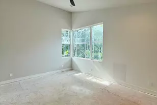 1634 Castle Ct, Houston, TX 77006 - Photo 10