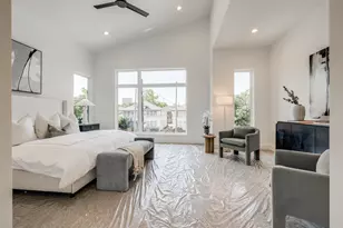 1634 Castle Ct, Houston, TX 77006 - Photo 22