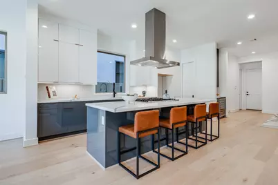 1634 Castle Court, Houston, TX 77006 - Photo 6