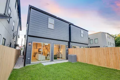 1634 Castle Court, Houston, TX 77006 - Photo 40