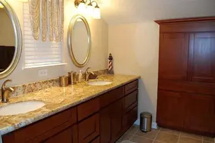 937 5th St, San Leon, TX 77539 - Photo 16
