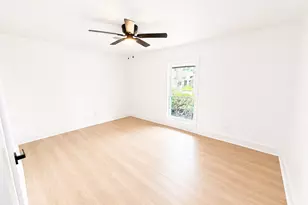 5642 Warm Springs Rd, Houston, TX 77035 - Photo 14
