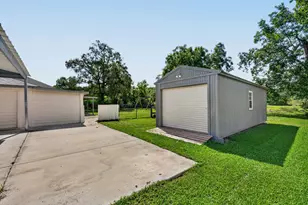 1718 Co Rd 401, Dayton, TX 77535 - Photo 8