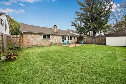 9707 Lawngate Drive, Houston, TX 77080 - Photo 16