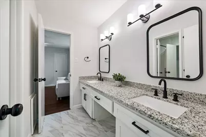 9707 Lawngate Drive, Houston, TX 77080 - Photo 14