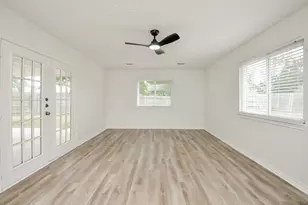 10615 Heatherford Dr, Houston, TX 77041 - Photo 14