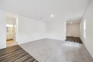 10035 Tiger Flower Ln, Houston, TX 77016 - Photo 4