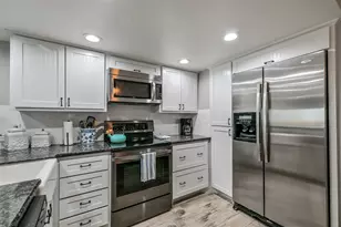 7310 Seawall Blvd, Galveston, TX 77551 - Photo 18